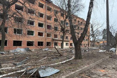 11 людей постраждали через удари армії РФ по Глухову, серед них — 6-річна дівчинка 11 людей постраждали через удари армії РФ по Глухову, серед них — 6-річна дівчинка