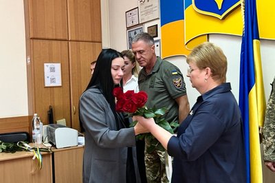 У Житомирі рідним полеглих захисників України передали ордени "За мужність" У Житомирі рідним полеглих захисників України передали ордени "За мужність"