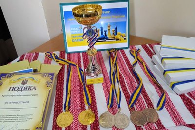 На Миколаївщині шахісти змагалися за кубок "Захисників України" На Миколаївщині шахісти змагалися за кубок "Захисників України"