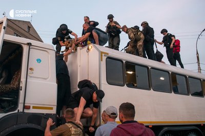 Рятувальна операція у Херсоні через прорив дамби Каховської ГЕС, 6 червня 2023 року