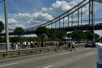 У Києві обірвалася канатна дорога через Дніпро У Києві обірвалася канатна дорога через Дніпро