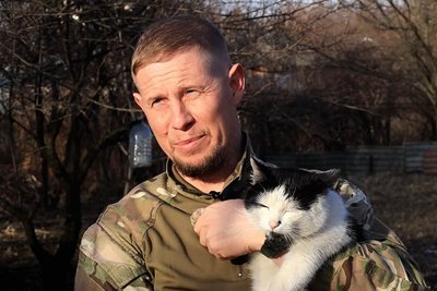 Історія бійця з "волинської сотки" та кота Бенджаміна, який ходить в СЗЧ Історія бійця з "волинської сотки" та кота Бенджаміна, який ходить в СЗЧ