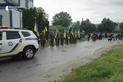 "Я його довго шукала": у Кодимській громаді попрощалися із загиблим військовим Іваном Школяровим "Я його довго шукала": у Кодимській громаді попрощалися із загиблим військовим Іваном Школяровим