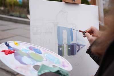 У Житомирі молодь втретє долучилася до живописного пленеру — картини представлять на виставці