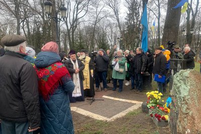 10 річниця Революції гідності: у Києві відправили панахиду за загиблими Героями 10 річниця Революції гідності: у Києві відправили панахиду за загиблими Героями