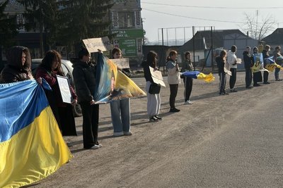 На Вінниччині під час хвилини мовчання вшанували пам'ять загиблих оборонців На Вінниччині під час хвилини мовчання вшанували пам'ять загиблих оборонців