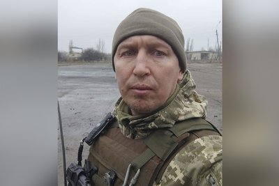 "Ми не знаємо, де тіло, чекаємо на збіг за ДНК" — дружина полеглого капітана ЗСУ із Житомирщини Анатолія Сємєнєнка "Ми не знаємо, де тіло, чекаємо на збіг за ДНК" — дружина полеглого капітана ЗСУ із Житомирщини Анатолія Сємєнєнка