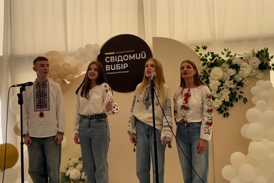 У Дубні на Рівненщині нагородили переможців унікального молодіжного проєкту У Дубні на Рівненщині нагородили переможців унікального молодіжного проєкту