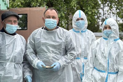 лаборанти, дезинфекція старих документів лаборанти, дезинфекція старих документів