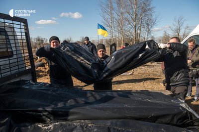 У Бородянці ексгумували ще три тіла загиблих, Київщина, 2 березня 2023 року У Бородянці ексгумували ще три тіла загиблих, Київщина, 2 березня 2023 року