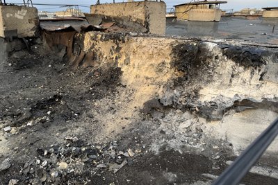 У Сумах російський безпілотник влучив у багатоповерхівку У Сумах російський безпілотник влучив у багатоповерхівку