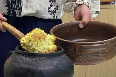 Кашу "Зозулі", яку готують у громаді на Вінниччині, внесли до переліку нематеріальної спадщини України Кашу "Зозулі", яку готують у громаді на Вінниччині, внесли до переліку нематеріальної спадщини України