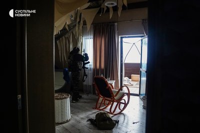 Військовий з позивним "Піка" на позиції у приватному секторі Бахмуту, лютий 2023 року