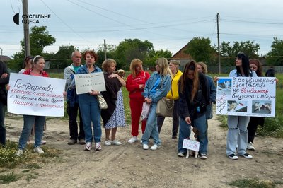 "Безпритульні тварини також хочуть жити": на Одещині мітингували проти жорстокого поводження з тваринами "Безпритульні тварини також хочуть жити": на Одещині мітингували проти жорстокого поводження з тваринами