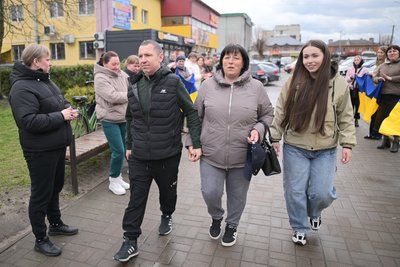 На Волині зустріли звільненого з полону бійця Василя Мартинюка На Волині зустріли звільненого з полону бійця Василя Мартинюка