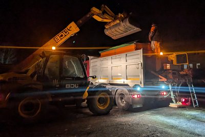 Вулиці Луцької громади посипають 8 одиниць спецтехніки Вулиці Луцької громади посипають 8 одиниць спецтехніки