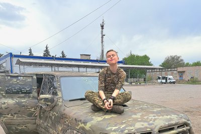 "У 17 — окопи, у 18 — бойові": історія дівчини, яка боронить Україну з 18 років "У 17 — окопи, у 18 — бойові": історія дівчини, яка боронить Україну з 18 років
