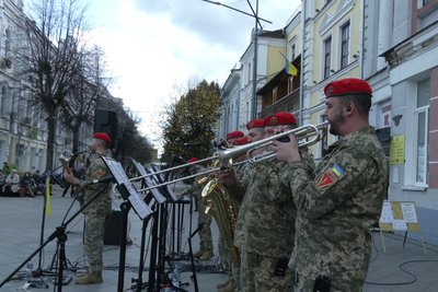У Житомирі оркестр 40-ї окремої артилерійської бригади дав благодійний концерт