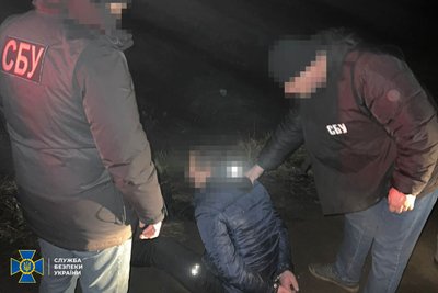 Уродженця Донеччини і жительку Житомирщини судитимуть за підозрою в причетності до теракту біля будівлі ТЦК Уродженця Донеччини і жительку Житомирщини судитимуть за підозрою в причетності до теракту біля будівлі ТЦК