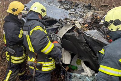 Аварія на Волині — з деформованих машин звільнили двох водіїв Аварія на Волині — з деформованих машин звільнили двох водіїв