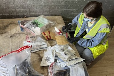 Приймали замовлення через Telegram та робили "закладки" — 3 житомирян підозрюють у збуті наркотиків Приймали замовлення через Telegram та робили "закладки" — 3 житомирян підозрюють у збуті наркотиків