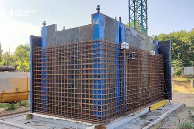 70 тонн армованого бетону: в Одесі будують переносне укриття 70 тонн армованого бетону: в Одесі будують переносне укриття