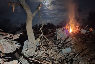 Вісім КАБів на Суми: що розповіли очевидці російського обстрілу Вісім КАБів на Суми: що розповіли очевидці російського обстрілу