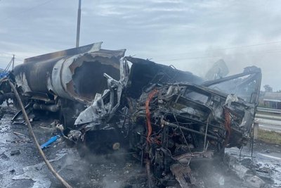 На Кіровоградщині загорілася вантажівка з цистерною та врізалася в авто: що відомо На Кіровоградщині загорілася вантажівка з цистерною та врізалася в авто: що відомо