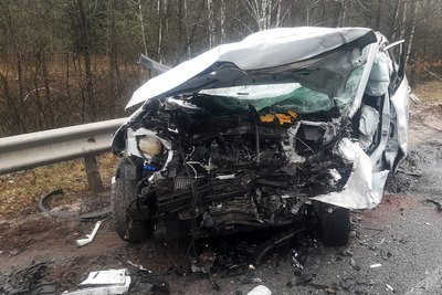 Аварія на трасі поблизу Житомира: тіла загиблих деблокували рятувальники Аварія на трасі поблизу Житомира: тіла загиблих деблокували рятувальники