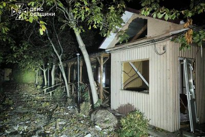 На Одещині після удару РФ горів склад із продуктами, пошкоджено бази відпочинку На Одещині після удару РФ горів склад із продуктами, пошкоджено бази відпочинку