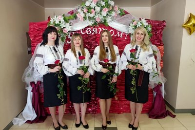 "Подумки повернутися додому": сум'янка збирає поезії про українські міста та села "Подумки повернутися додому": сум'янка збирає поезії про українські міста та села