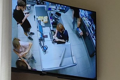 Скріншот з відео камер спостереження Скріншот з відео камер спостереження