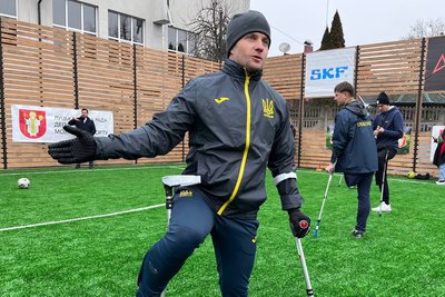 Капітан збірної України серед гравців з ампутацією, учасник Чемпіонату Європи з ампфутболу Юрій Сущ Капітан збірної України серед гравців з ампутацією, учасник Чемпіонату Європи з ампфутболу Юрій Сущ