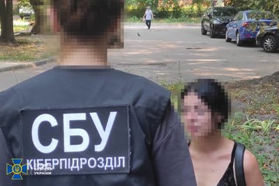 Затримали двох жителів Житомирщини за підозрою в активації для РФ десятків Starlink Затримали двох жителів Житомирщини за підозрою в активації для РФ десятків Starlink