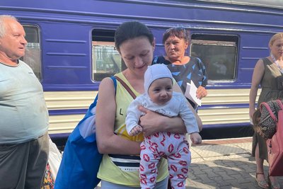 Миколаїв приймає евакуйованих жителів Херсонщини Миколаїв приймає евакуйованих жителів Херсонщини