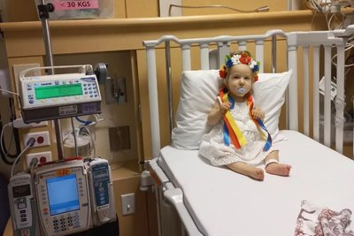 Батьки Соломійки Чорнюк з Франківщини, якій діагностували СМА, перерахували 50 тис. грн на авто для ЗСУ Батьки Соломійки Чорнюк з Франківщини, якій діагностували СМА, перерахували 50 тис. грн на авто для ЗСУ