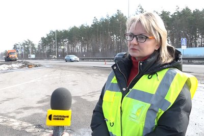 Після зими — суцільні вибоїни: на трасі Київ — Чоп поблизу Коростишева розпочали ремонт дороги Після зими — суцільні вибоїни: на трасі Київ — Чоп поблизу Коростишева розпочали ремонт дороги