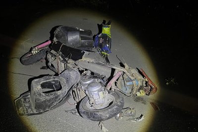 На Вінниччині загинув водій скутера, який зіткнувся з легковиком На Вінниччині загинув водій скутера, який зіткнувся з легковиком