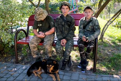 Жижик, Шторм і Сокіл: троє школярів у Луцьку заснували волонтерський загін і допомагають НГУ Жижик, Шторм і Сокіл: троє школярів у Луцьку заснували волонтерський загін і допомагають НГУ