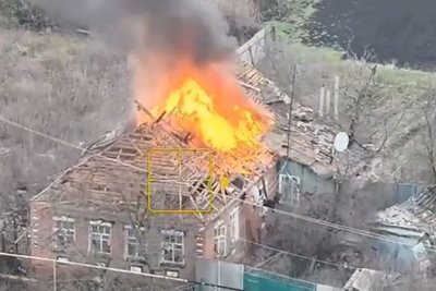 Пожежа внаслідок влучання російського БпЛА у Клиновій-Новоселівці, 12 квітня 2026 року Пожежа внаслідок влучання російського БпЛА у Клиновій-Новоселівці, 12 квітня 2026 року
