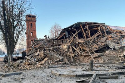 Росіяни скинули керовану авіабомбу на центр Золочева на Харківщині Росіяни скинули керовану авіабомбу на центр Золочева на Харківщині