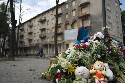 Третій день після авіаудару по центру Сум: як оговтується проспект Шевченка Третій день після авіаудару по центру Сум: як оговтується проспект Шевченка