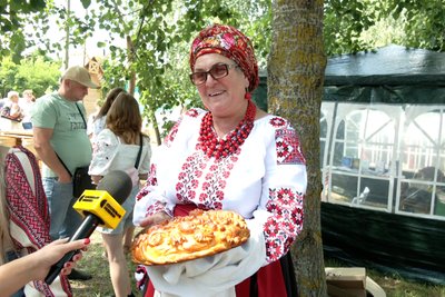 Українське весілля: як на Житомирщині відтворюють стародавні традиції Українське весілля: як на Житомирщині відтворюють стародавні традиції