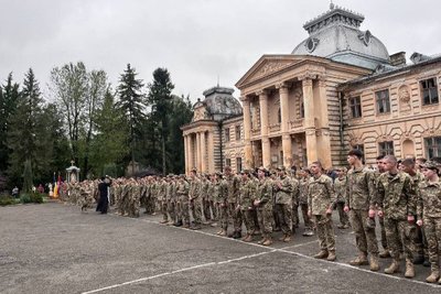 У Коропці ліцеїсти склали присягу на вірність українському народові У Коропці ліцеїсти склали присягу на вірність українському народові