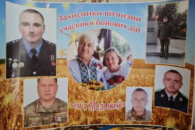Шестеро синів Зої Мельник стали захисниками України: історія родини із Житомирщини Шестеро синів Зої Мельник стали захисниками України: історія родини із Житомирщини