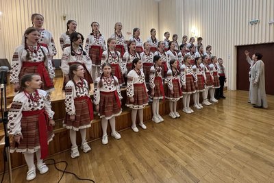 Малюнки про Різдво, музика та благодійний аукціон — як у Житомирі переможці дитячого конкурсу донатили на ЗСУ Малюнки про Різдво, музика та благодійний аукціон — як у Житомирі переможці дитячого конкурсу донатили на ЗСУ