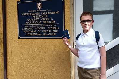 День Конституції, поранені через обстріли, наслідки удару по АЗС. Головні новини Дніпра та області 28 червня День Конституції, поранені через обстріли, наслідки удару по АЗС. Головні новини Дніпра та області 28 червня
