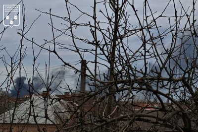 У Сумах РФ вдарила по цивільній інфраструктурі У Сумах РФ вдарила по цивільній інфраструктурі