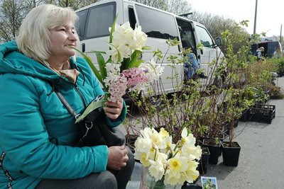 У Хмельницькому проводять виставку-ярмарок "Квітуча Україна": що там можна придбати