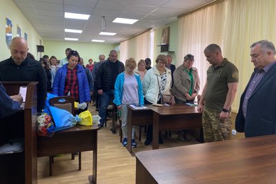 На Одещині рідним загиблих військових вручили посмертні нагороди "За мужність" На Одещині рідним загиблих військових вручили посмертні нагороди "За мужність"